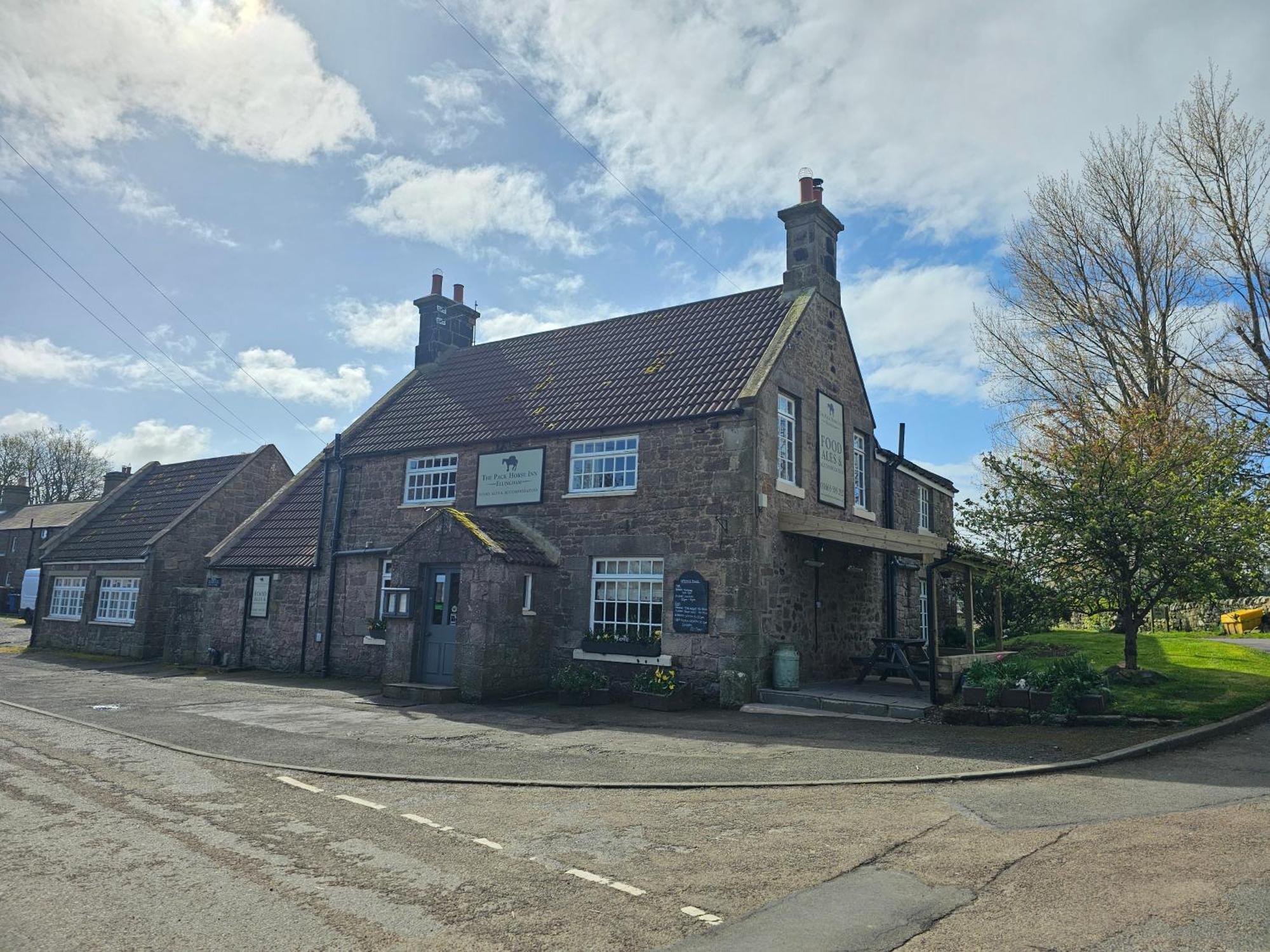 The Pack Horse Inn Chathill Exteriör bild