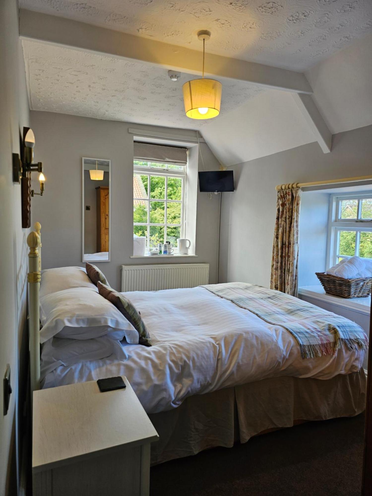 The Pack Horse Inn Chathill Exteriör bild