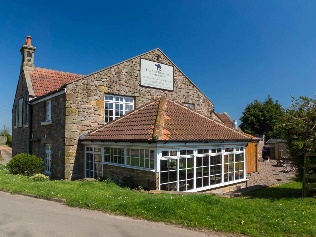 The Pack Horse Inn Chathill Exteriör bild